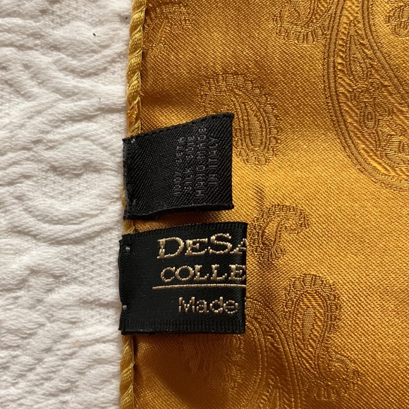 VINTAGE DE SANTIS PURE SILK MENS POCKET SQUARE:HAND ROLLED-GOLD PAISLEY 12”x12” - Picture 2 of 7